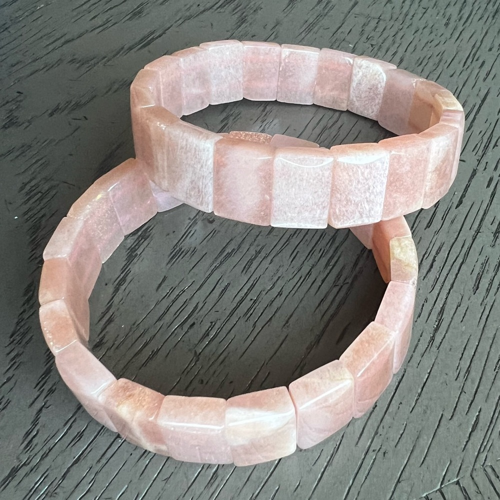 (ONE) Peach moonstone soft bangle SIZE 7’